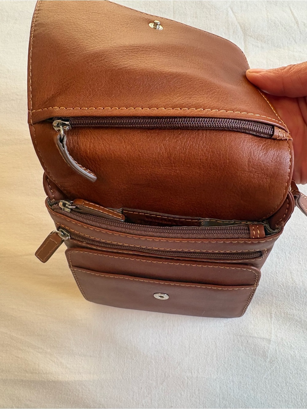 The Trend Italy Genuine Leather Multi-Pocket Organizer Crossbody Bag – Cognac - Picture 7 of 10
